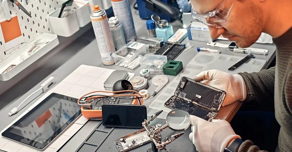 Mobile Phone Repair or Gadget Fix